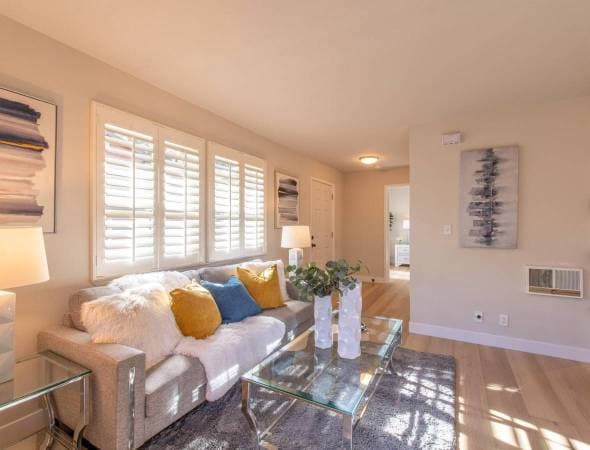 1BR/1BA Townhouse · Palo Alto photo 2
