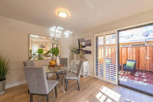 1BR/1BA Townhouse · Palo Alto photo 3