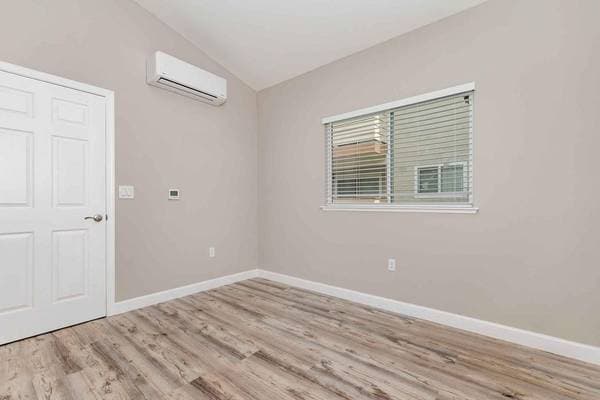 1BR/1BA Apartment on Central Avenue · Fremont photo 5