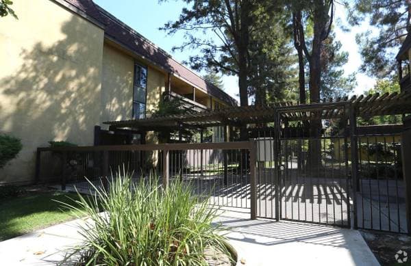 1BR/1BA Apartment on Northwood Dr · Concord photo 3