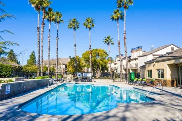 Beautiful Updated Condo with 2 Private Outside Patios photo 3