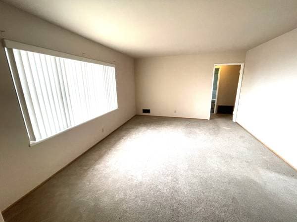 2BR/1BA Apartment · Berkeley photo 5