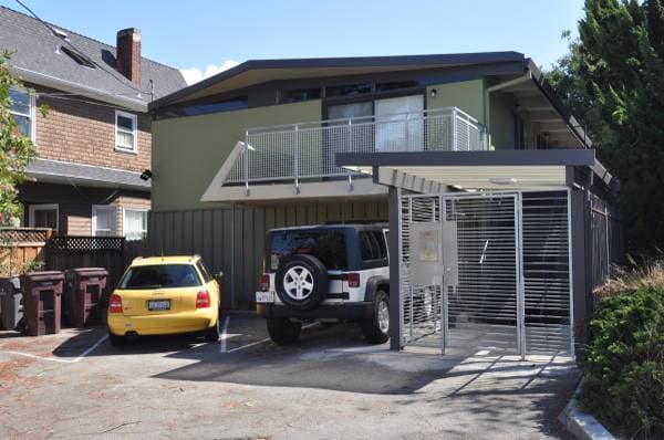 1BR/1BA Apartment · Oakland photo 1