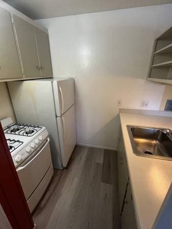 1BR/1BA Apartment · Oakland photo 3