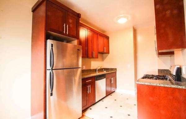 3155 Broderick photo 2