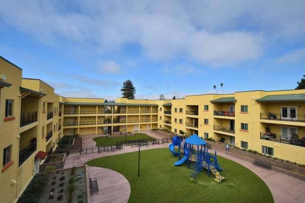 1BR/1BA Apartment · Santa Cruz photo 1