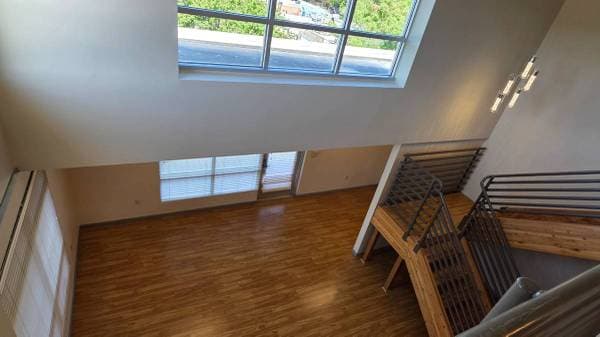 1BR/1BA Loft on 2nd Street Near G Street · Davis photo 5
