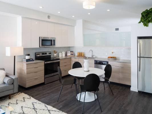 1BR/1BA Apartment on Fifth St. · Berkeley photo 4