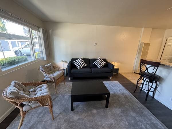 1BR/1BA Apartment on Monument Blvd · Concord photo 4