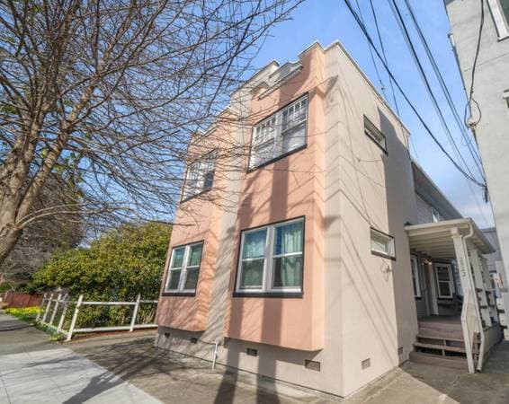 1BR/1BA Apartment on Wheeler St · Berkeley photo 1
