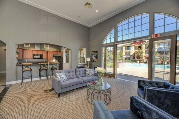 2BR/2BA Apartment on Valle Vista Ave · Vallejo photo 4