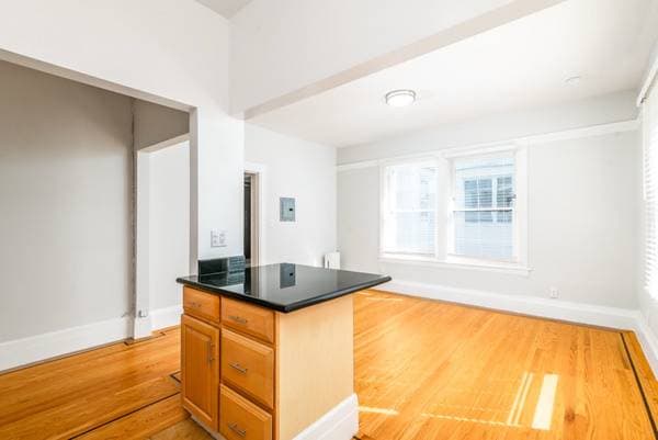 0BR/1BA Apartment on Post St · San Francisco photo 2