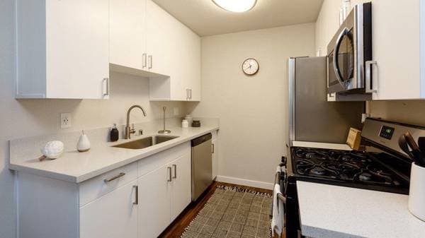 2BR/1BA Apartment · Fairfield photo 5