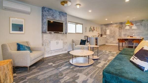 2BR/1BA Apartment · Fairfield photo 5