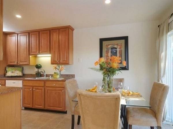 3BR/2BA Duplex on Pinehurst Ave · San Jose photo 5