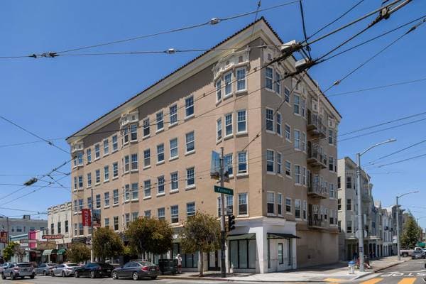 0BR/1BA Apartment on Chestnut · San Francisco photo 1