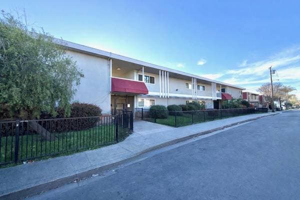 1BR/1BA Apartment on Virginia Lane · Concord photo 1