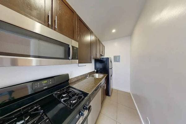 701 Taylor photo 2