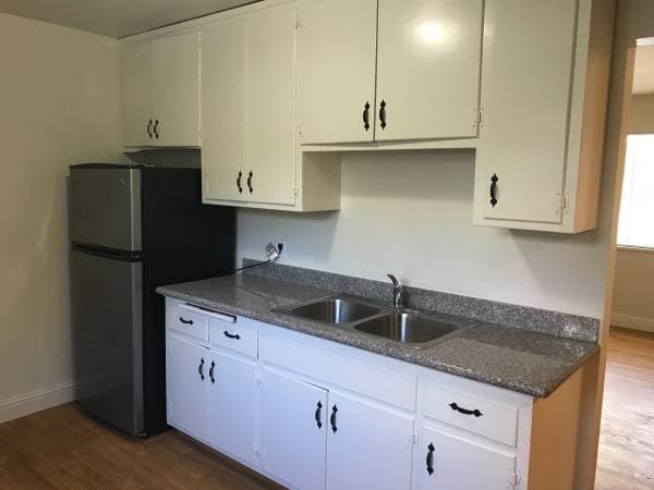 1BR/1BA Single Family House on 7th Street E · Berkeley photo 4
