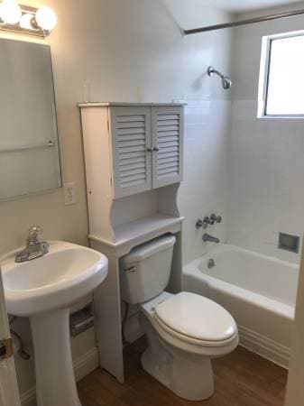 1BR/1BA Single Family House on 7th Street E · Berkeley photo 5