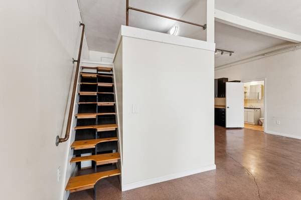 0BR/1BA Loft · Emeryville photo 4