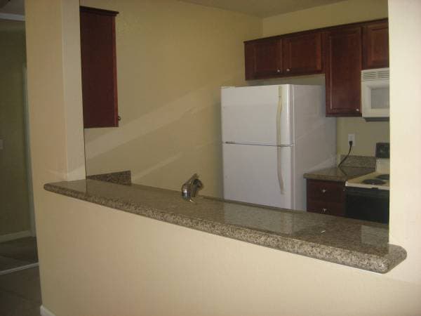 2BR/2BA Condo · Fremont photo 4