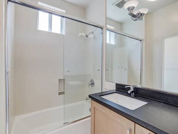 A Jaw-dropping Light-filled Three-bedroom Home In The Heart Of The City photo 4
