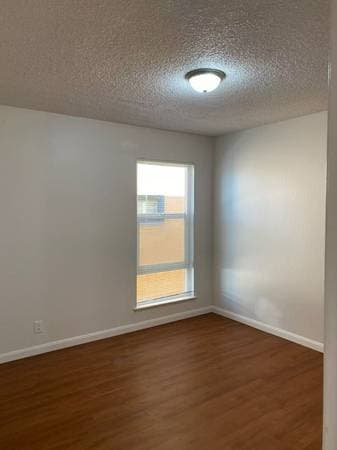 2BR/1BA Apartment · Albany photo 2