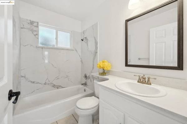 2BR/1BA Duplex · Oakland photo 3