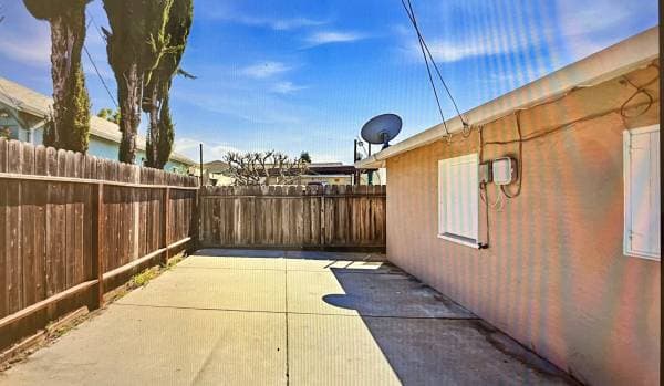 2BR/1BA Duplex · Oakland photo 4