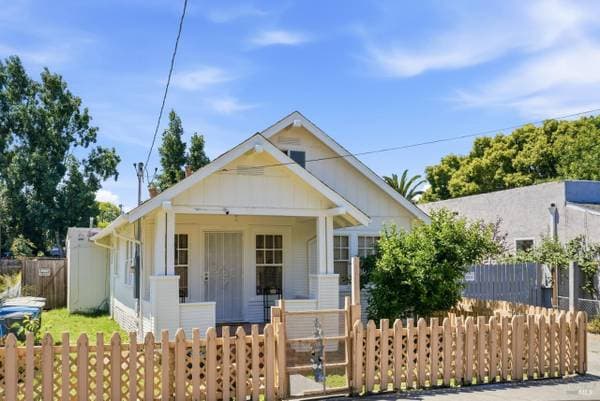 2BR/2BA Single Family House on Missouri Street · Vallejo photo 1
