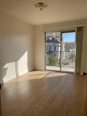 2BR/1BA Apartment · Berkeley photo 4