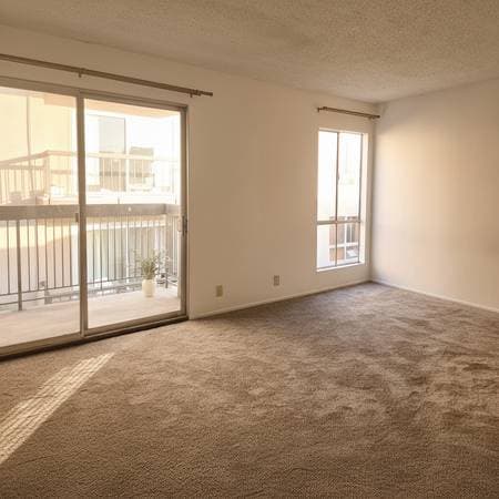 0BR/1BA Apartment · Oakland photo 2