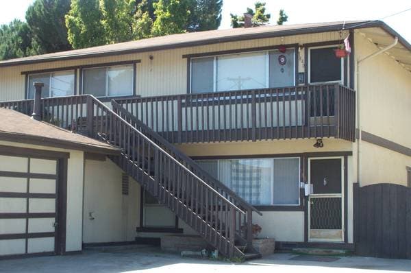 3BR/2BA Duplex · Hayward photo 2