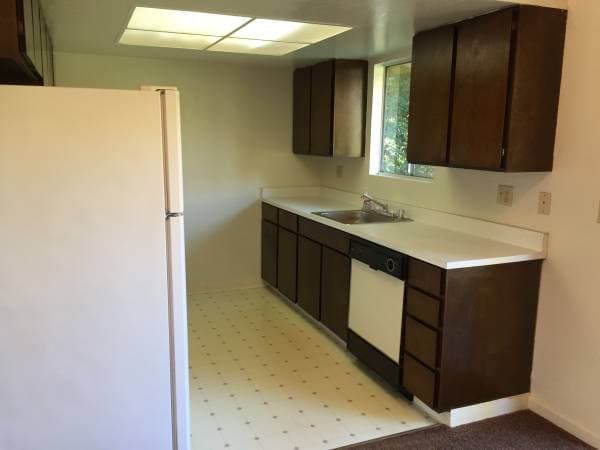 3BR/2BA Duplex · Hayward photo 5