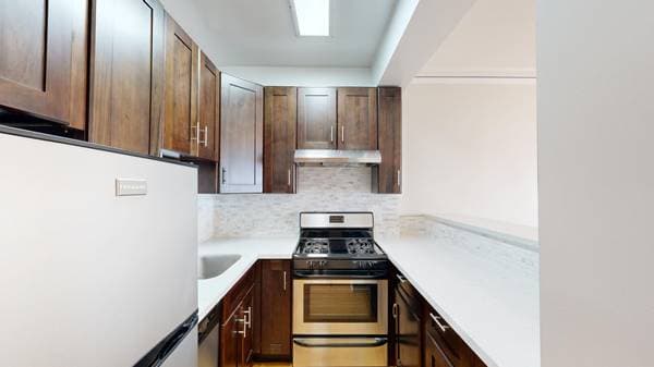2BR/1BA Apartment on Clay Street · San Francisco photo 5