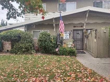 2BR/2BA Townhouse · Hayward photo 1