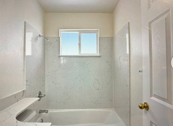 2BR/1BA Duplex · Oakland photo 4