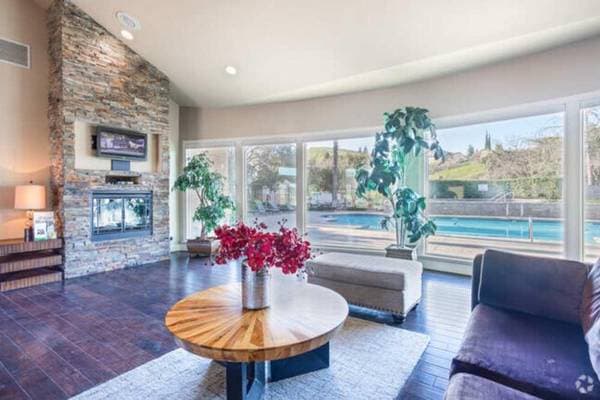 2BR/1BA Apartment on James Donlon Blvd · Antioch photo 2