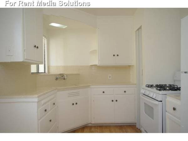 2BR/1BA Townhouse · San Leandro photo 3