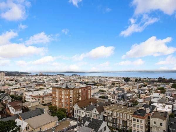 2BR/2BA Apartment on Vallejo Street · San Francisco photo 3