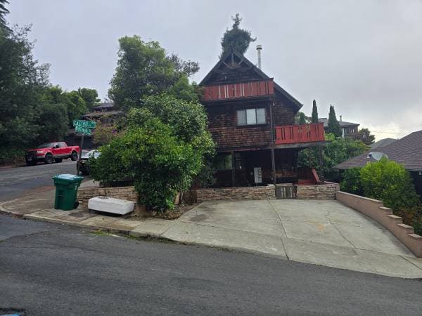 2BR/1BA Townhouse on Castro Street · Richmond photo 1