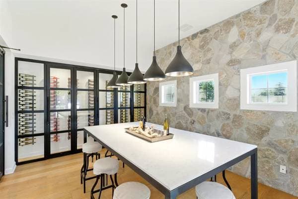 1BR/1BA Apartment on Lakeville Cir · Petaluma photo 4