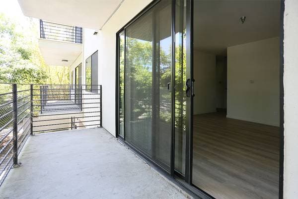 2BR/1BA Apartment · Oakland photo 3