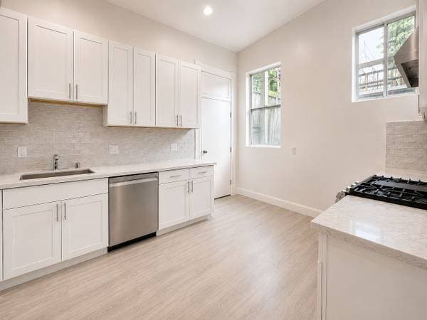 4BR/2BA Single Family House · San Francisco photo 4