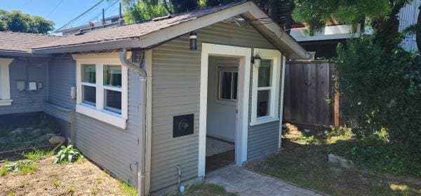 0BR/1BA Apartment on Laverne Ave · Aptos photo 1