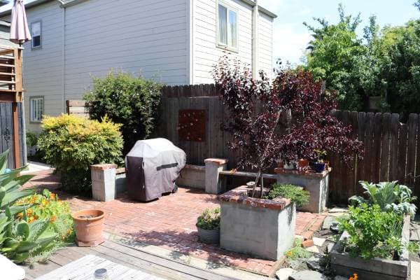 1BR/1BA Single Family House on Hannah Street Unit A · Emeryville photo 3