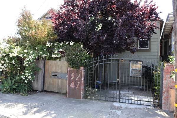 1BR/1BA Single Family House on Hannah Street Unit A · Emeryville photo 5