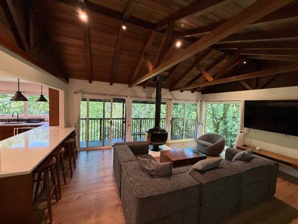 2BR/2BA Single Family House on Tamalpais Rd · Fairfax photo 1
