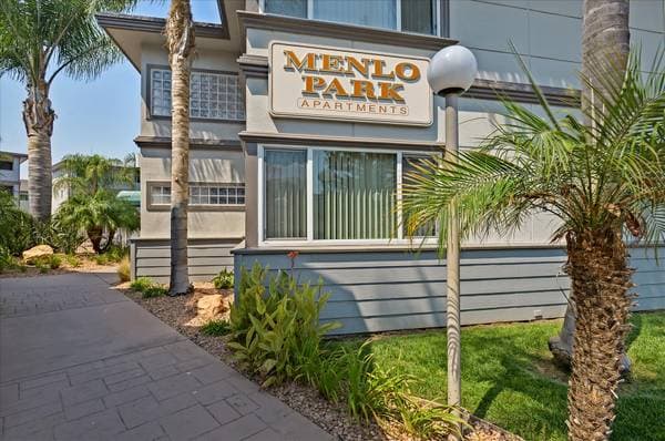 3BR/2BA Apartment on Coleman Place · Menlo Park photo 2